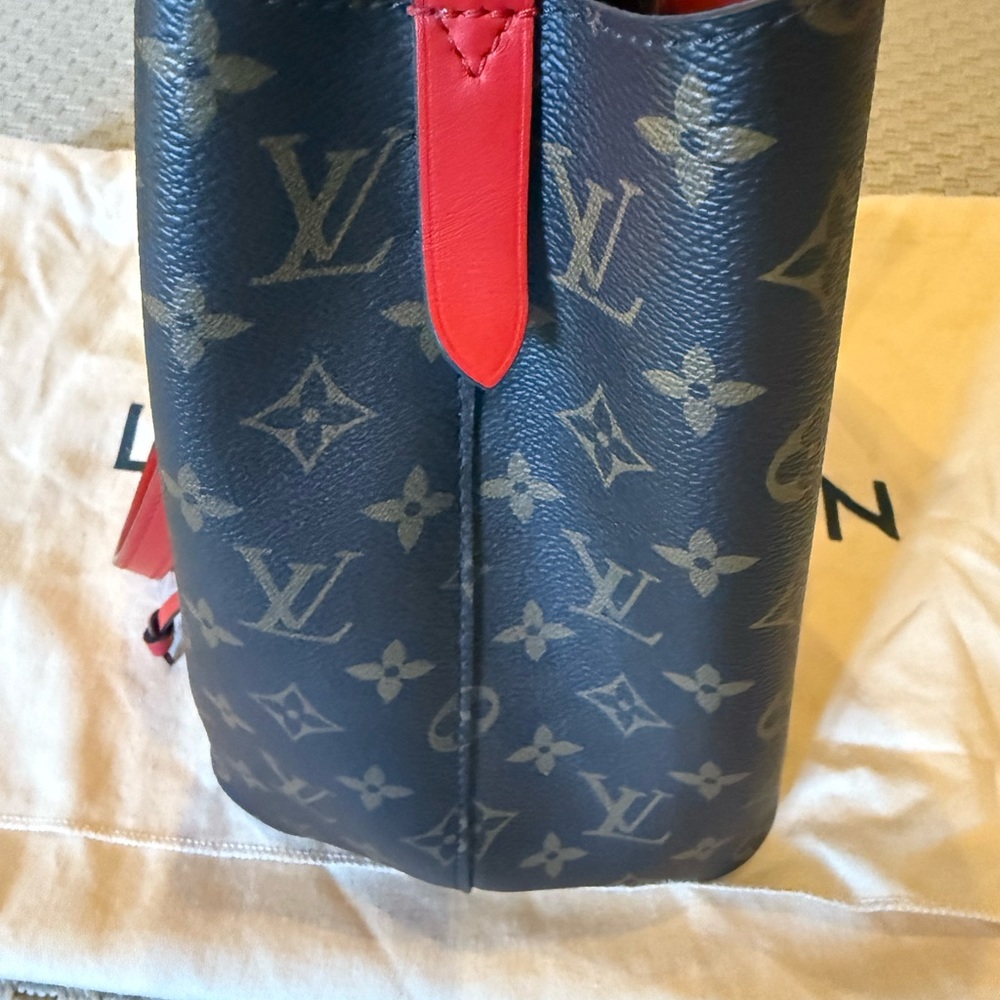 Louis Vuitton Monogram Bucket Bag - Black and Red - Picture 4 of 10
